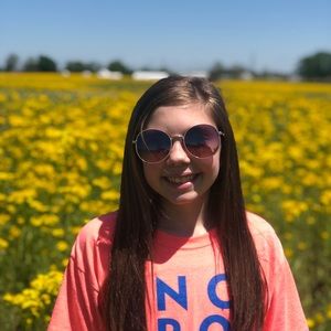 Meet your Posher, Lauren